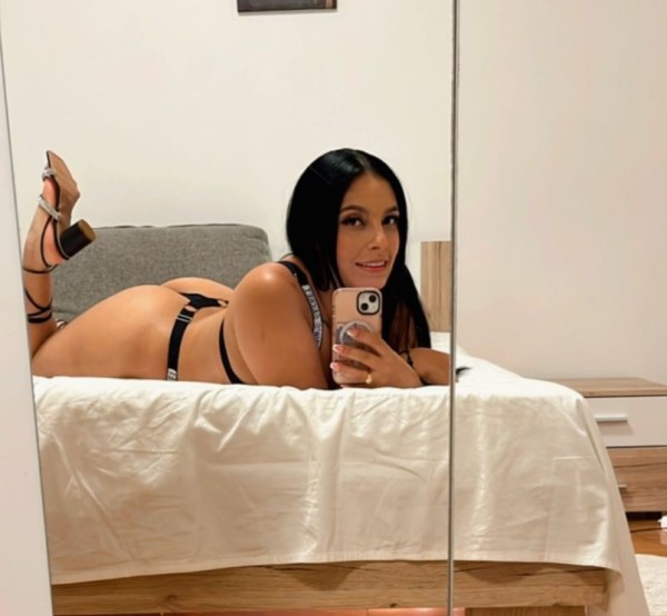 MILICA JOVEN LATINA SERE TODO UN ENCANTO