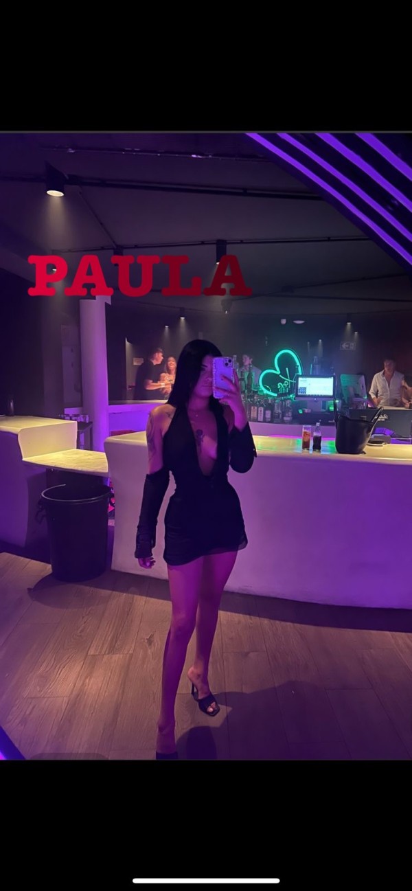 Paula latina fiestera