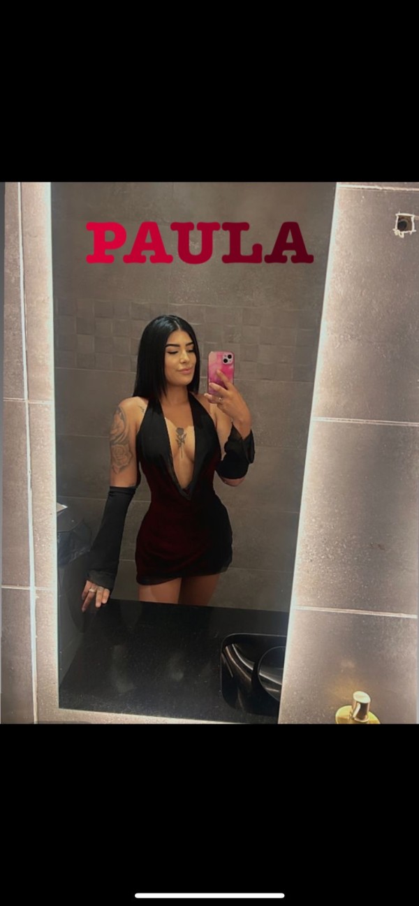 Paula latina fiestera