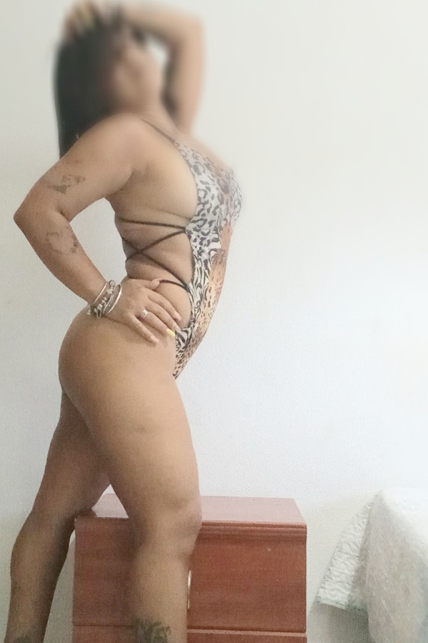 Sexy atrevida…  fiesta y toda una actriz  porno  en la intimidad