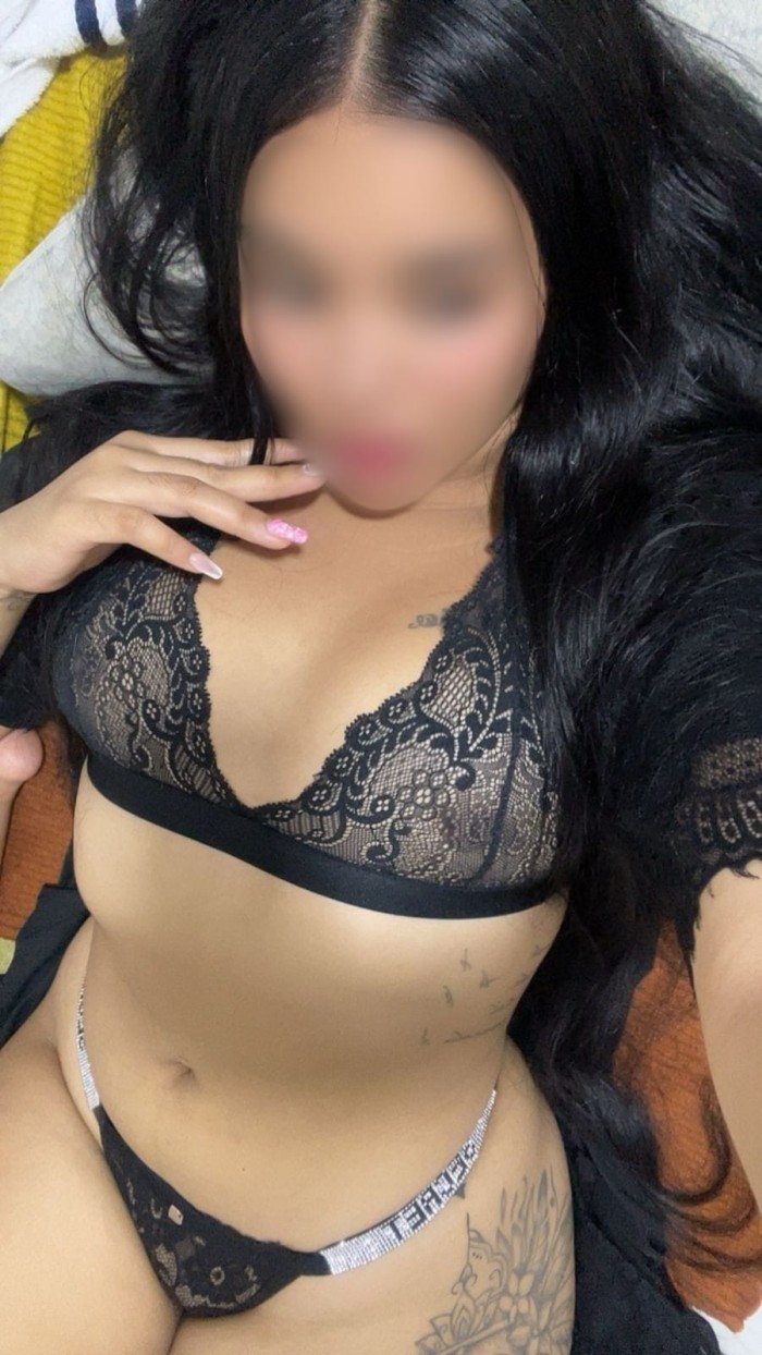 LATINA FIESTERA CULONA Y TETONA