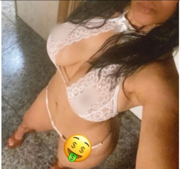 Caribeńa morena curvilínea