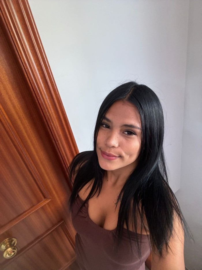 Jovencita latina super sexy y muy sensual