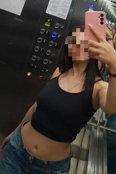 SOFI MUY GUAPA Y SIMPATICA FIESTERA