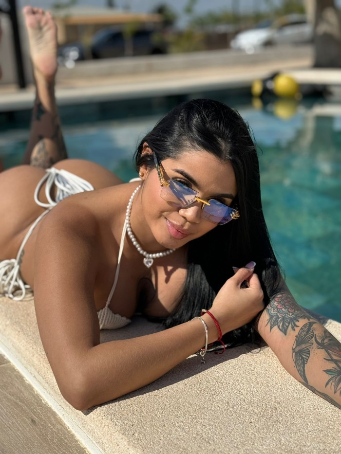 CHICA VIP COLOMBIANA RECIEN LLEGADA