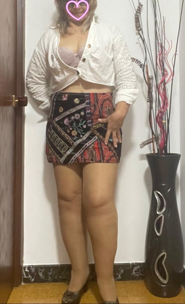 Soy Esmeralda madurita colombiana, cariñosa, Amorosa ESTOY EN VIGO,