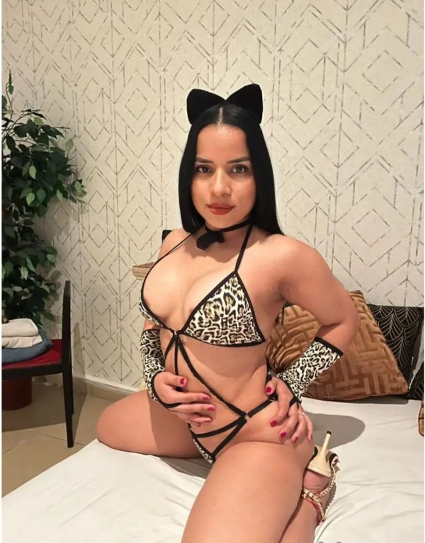 JAZMIN MUY LOBA GINA FIESTERA