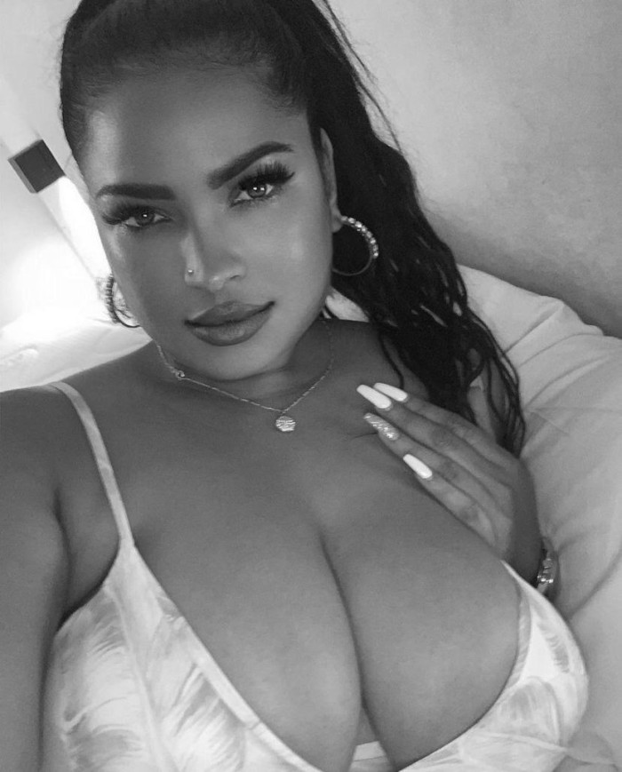 Recién llegada , cubana guapa joven tetas grandes