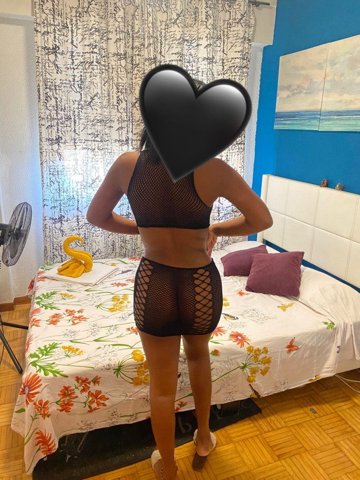 Latina, cariñosa, dispuesta, con deseos de conocer