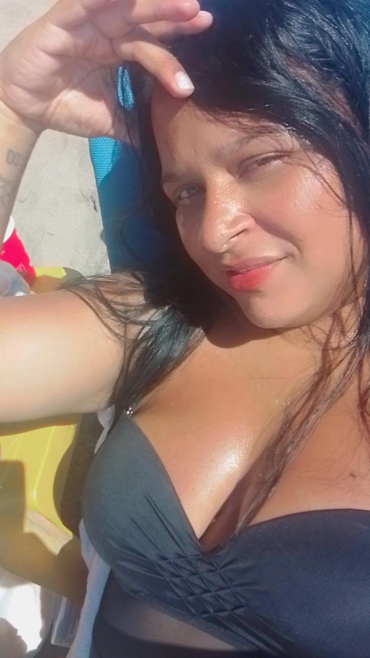 Una Diosa latina con curvas