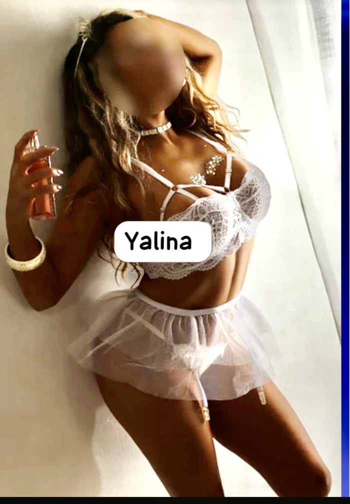 Yalina espectacular bombón