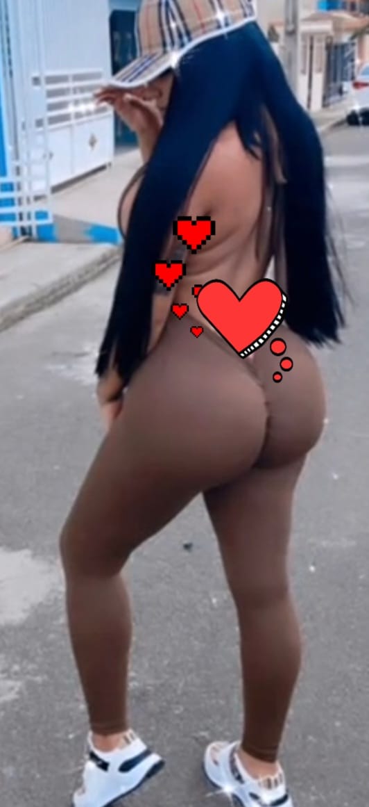 Fiestera, culona guapa y con un coño caliente