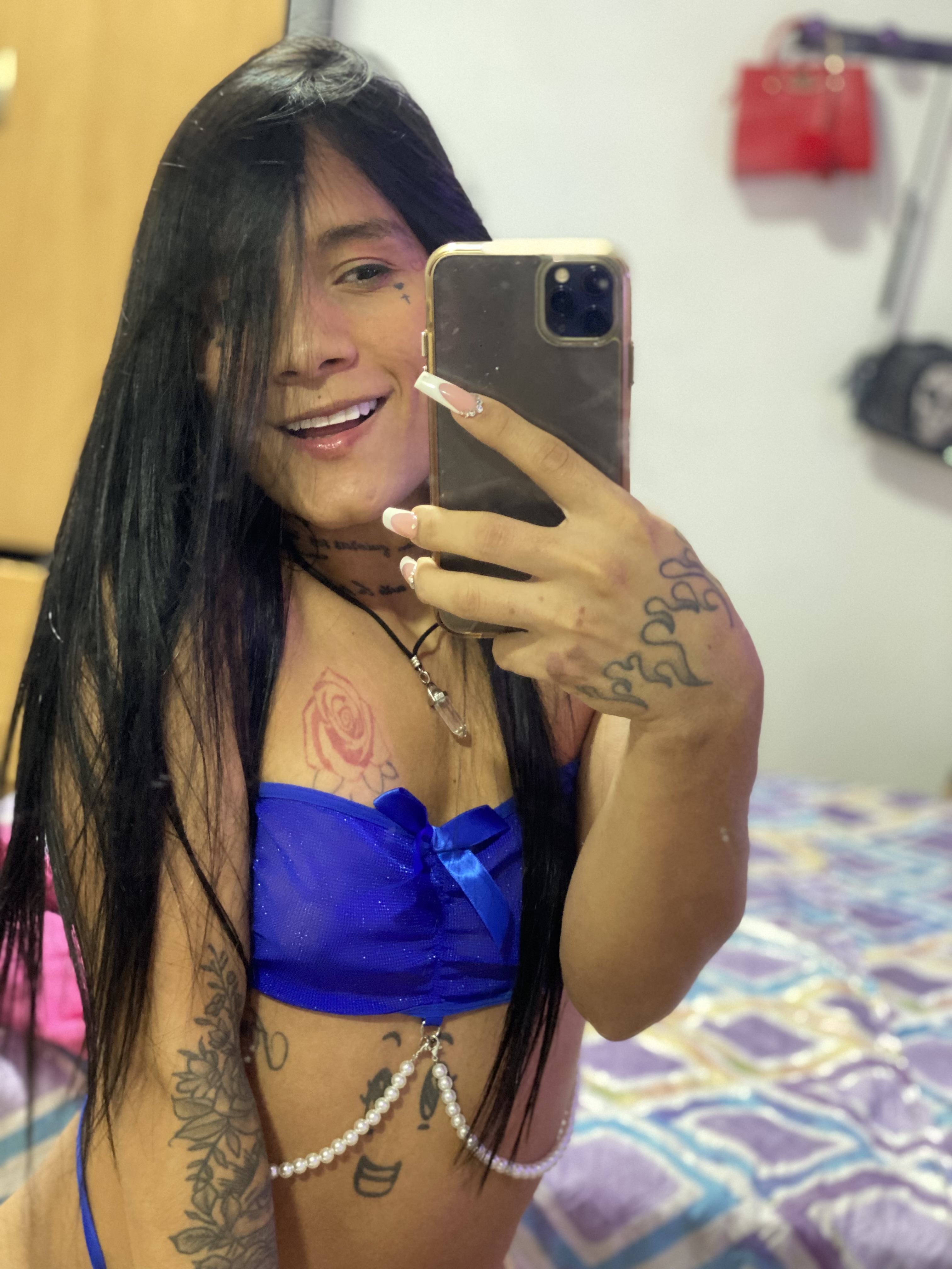 Rica colombiana trans de paso en tu zona