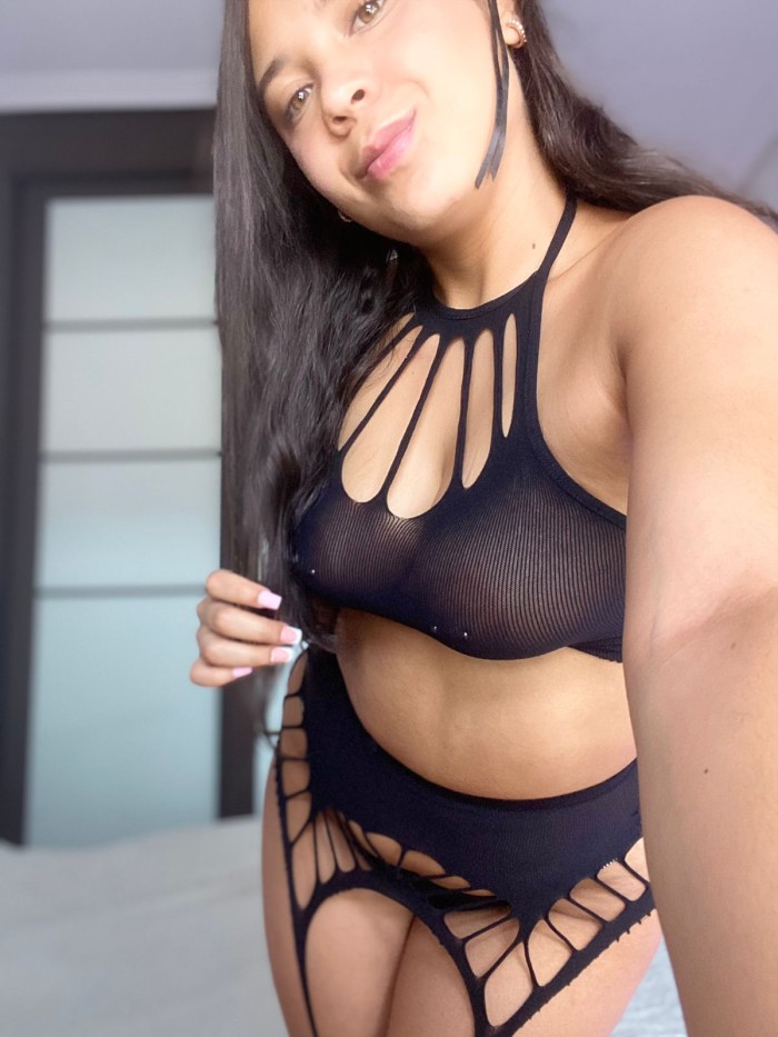 COLOMBIANA JOVENCITA, BELLISIMA, IMPACTANTE… MÍA