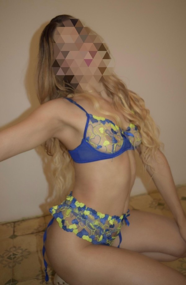 CHICA COLOMBIANA COQUETA, ATREVIDA, MUY COMPLETA