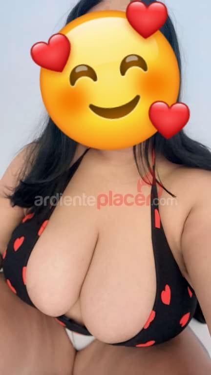 CALIENTE SALVADOREÑA CON COÑITO HÚMEDO 24H