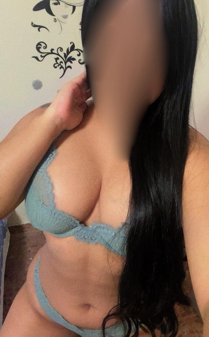 COLOMBIANITA MUY GUARRA HOT FIESTERA EN TORRASSA