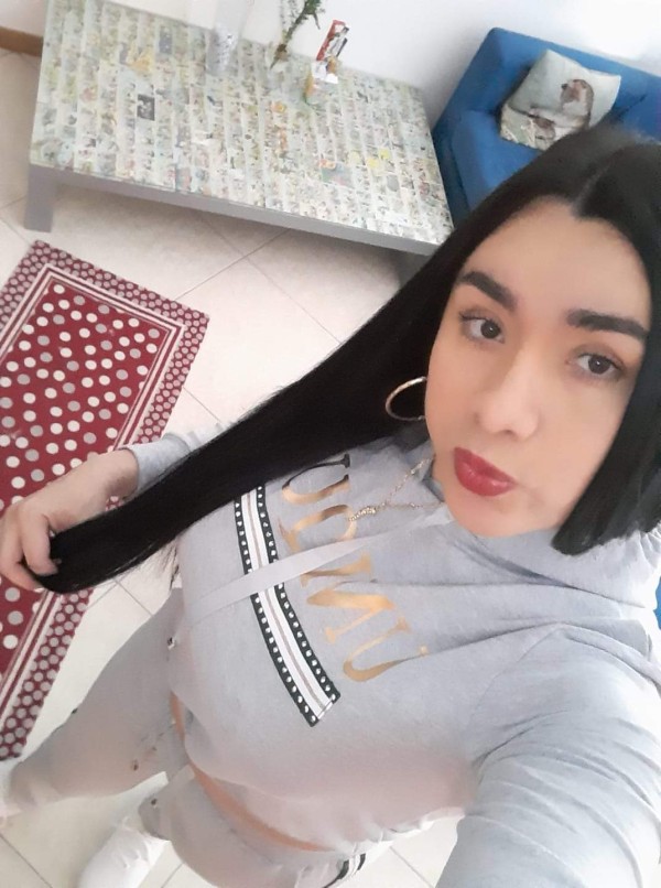 Soy paolita una linda chica trans mui complaciente