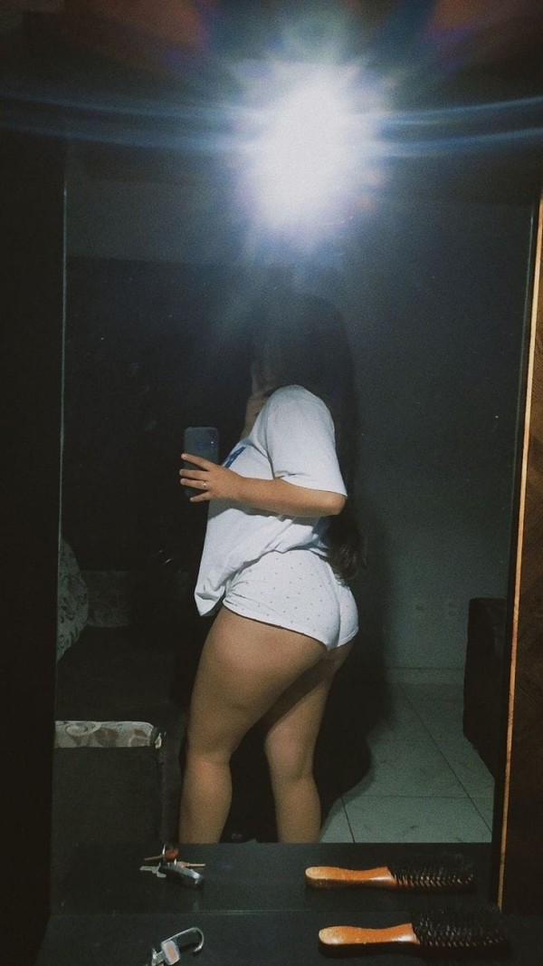 Colombiana  19años dulce y sensual 24h