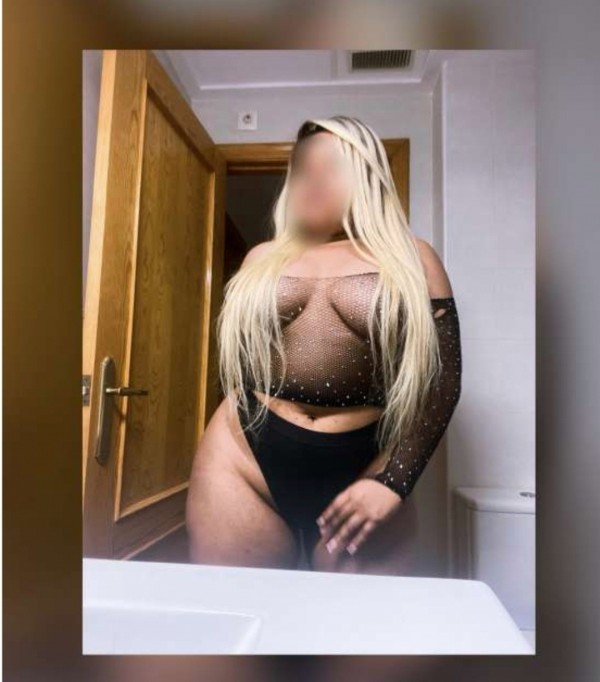 Curvy Gordi Buenas exuberante voluptuosa cariñosa besucona muy complaciente