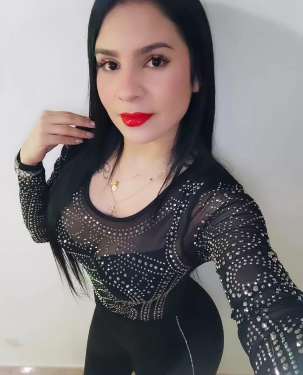 HOLA MI NOMBRE ES PATY  UNA CHICA VENEZOLANA RECIEN LLEGADA 634844592