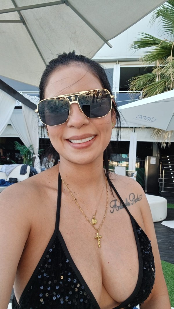 HOLA MI NOMBRE ES PATY  UNA CHICA VENEZOLANA RECIEN LLEGADA 634844592