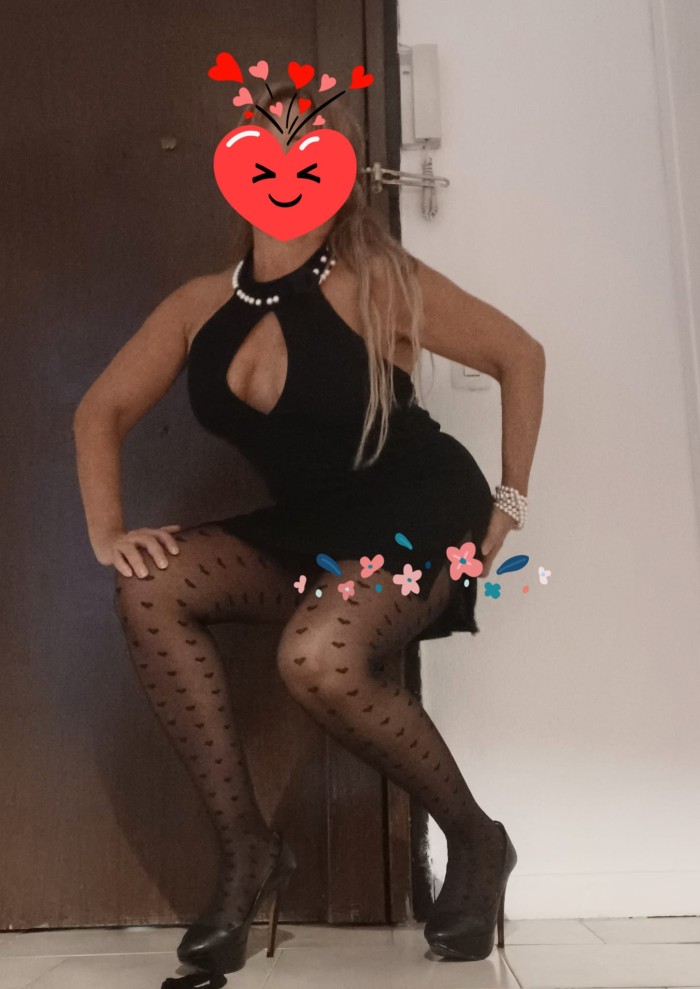 RUBIA EXPLOSIVA MADURITA ESPAÑOLA REGRESO VACACION