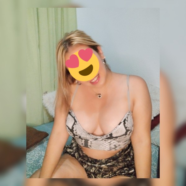 RUBIA RECIEN LLEGADA FIESTERA TRAVIESA