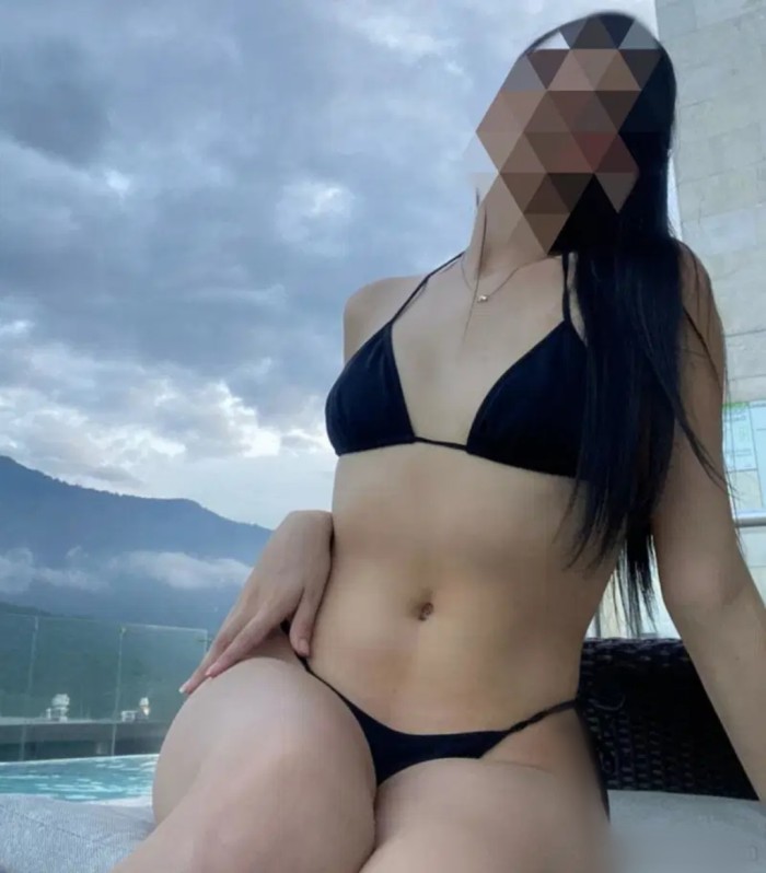 Estoy disponible, morena delgada dulce