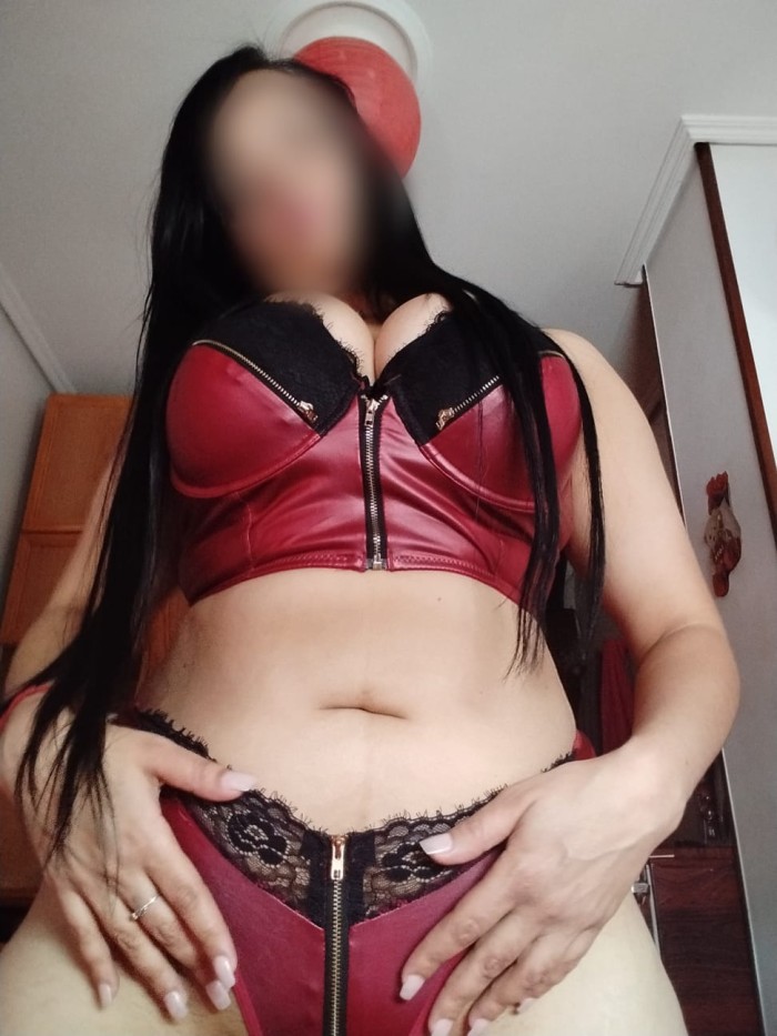 LATINA COMPLACIENTE Y DISPUESTA  A TU CAPRICHO