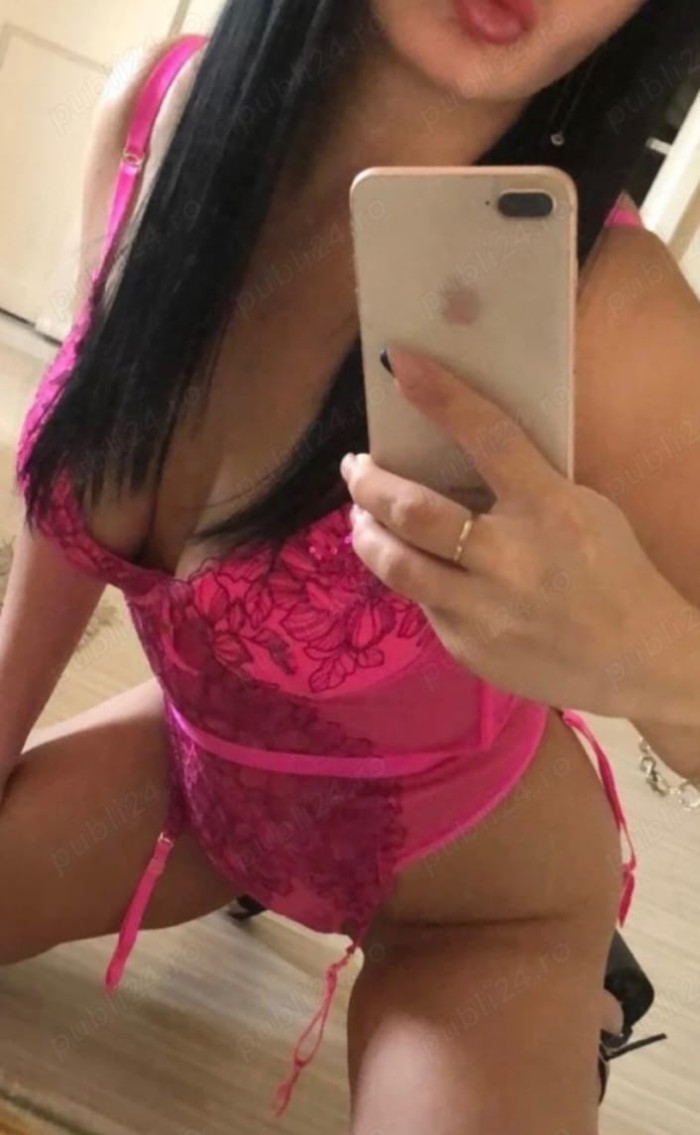 Morena bella implicada maja de paso por tu zona