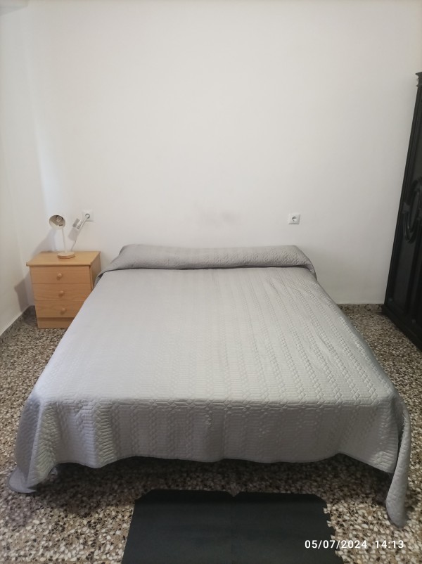 Habitación disponible para chicas