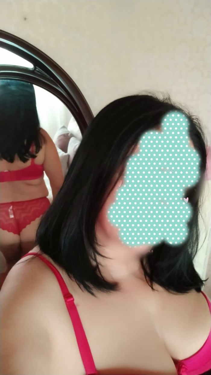 Mujer guapa 60 años gordita sexi simpática