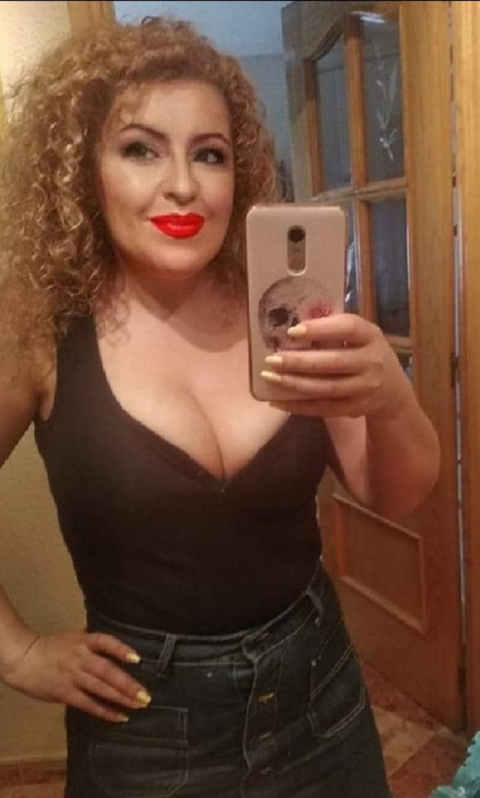 MADURITA ESPAÑOLA VENDO CONTENIDO XXX