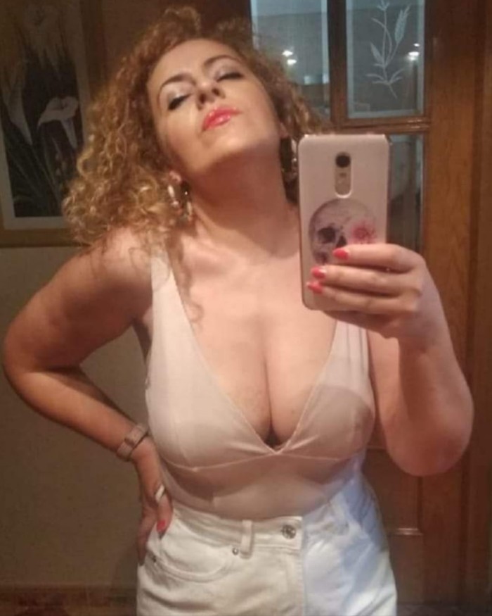 MADURITA ESPAÑOLA VENDO CONTENIDO XXX