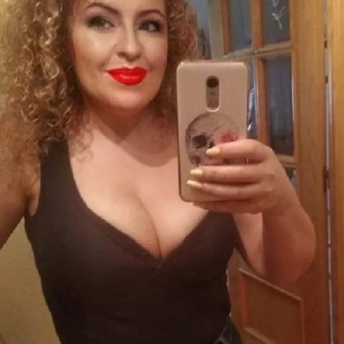 MADURITA ESPAÑOLA VENDO CONTENIDO XXX