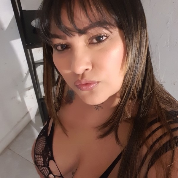 LINDA COLOMBIANA DULCE Y AMABLE EN RUBI