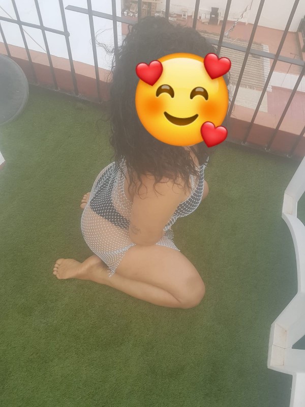 Morena fiestera cachonda