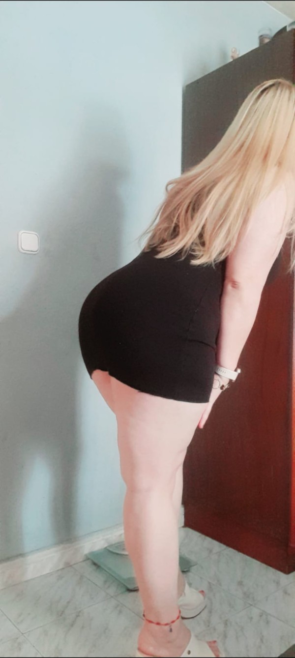 Latina ,fiestera . Rubia . con buenas curvas.