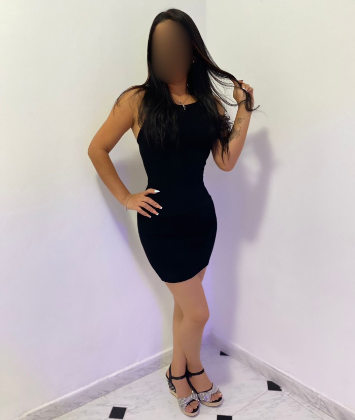 LATINA SEXY Y COMPLACIENTE..VEN A COMERME ENTERITA