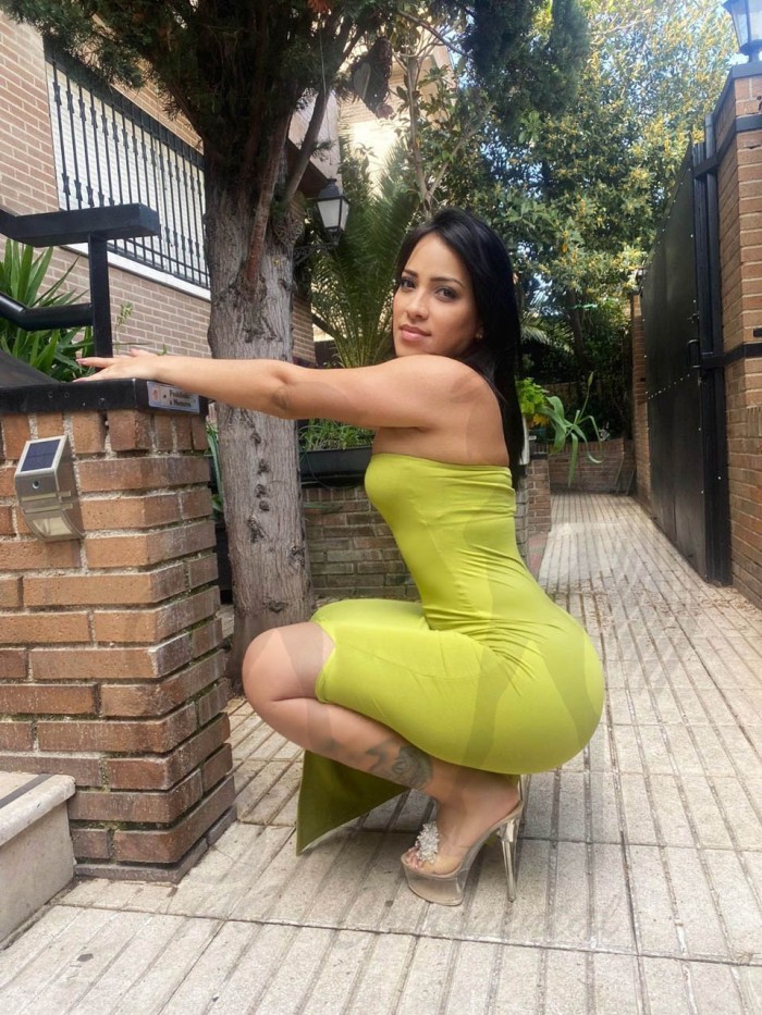 ANGIE 28 AÑOS VENEZOLANA