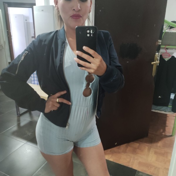 Escort delgada  2h 150€ rubia tetona Bilbao