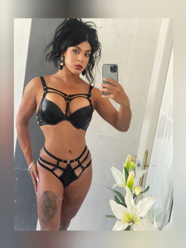 Novedad morena latina sexy