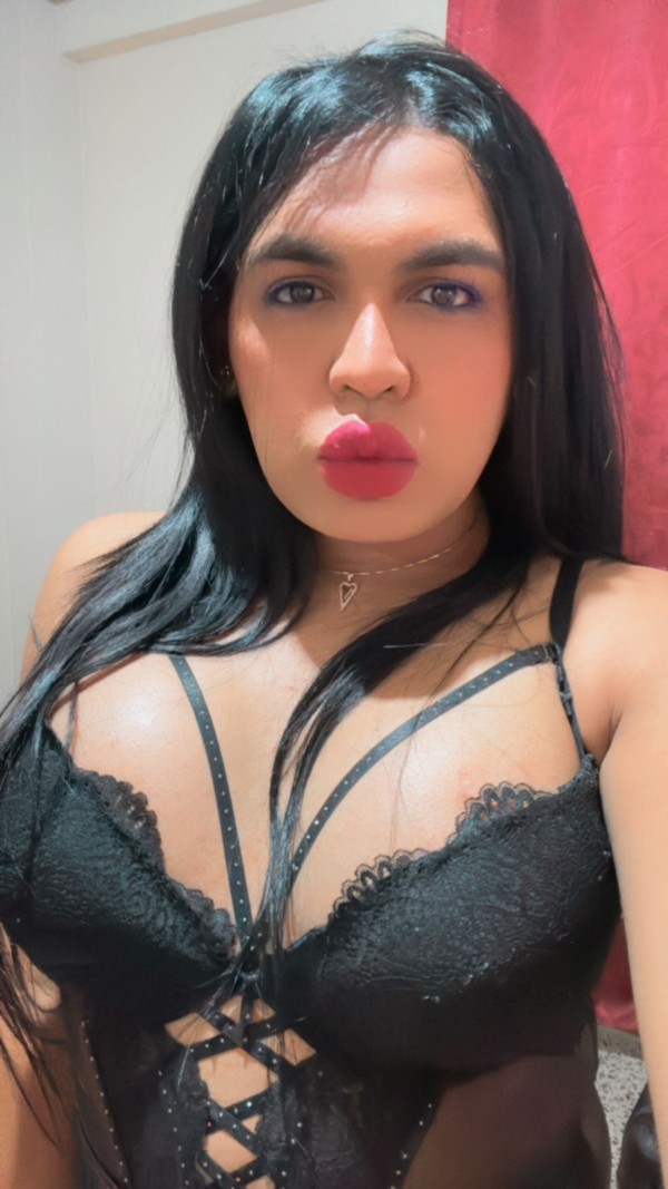 TRANS VERSÁTIL MUY COMPLACIENTE VENEZOLANA