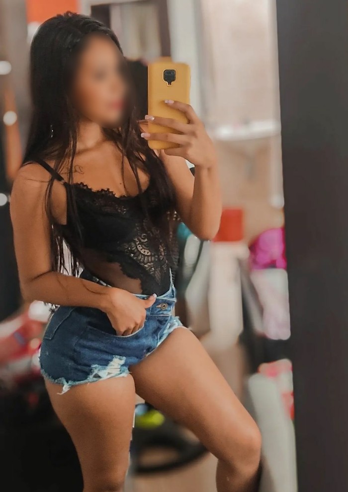 JOVENCITA JUGUETONA CON TU POLLA