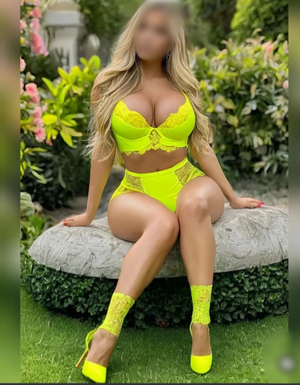 Rubia tetona multiorgasmica francés sin