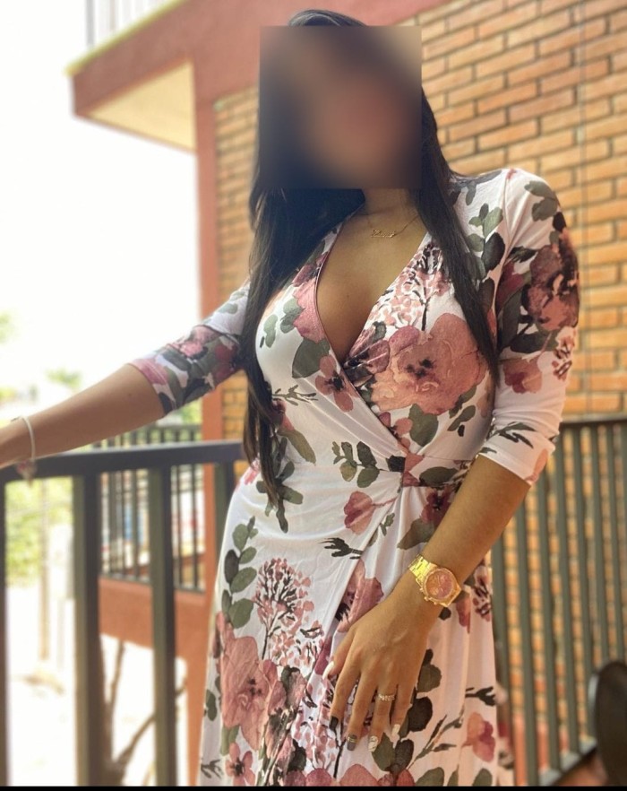 Ana masajista guapa cariñosa rochapea