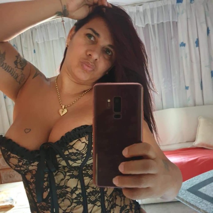 NINFÓMANA LARISSA MADURITA    FIESTERA