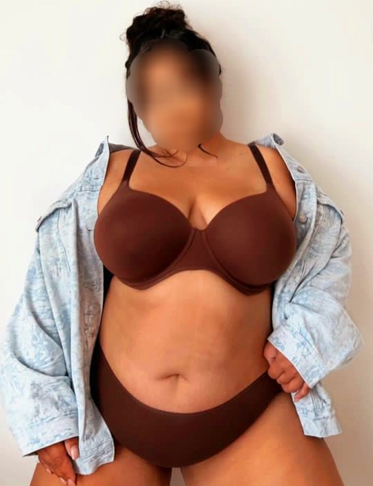 Gordita,tetona XXL para hombres educados y ardient