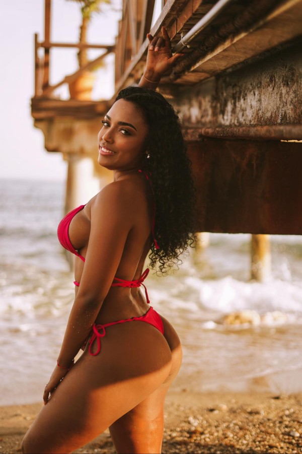 **GYNA: Escort Dominicana de Lujo en Ibiza**